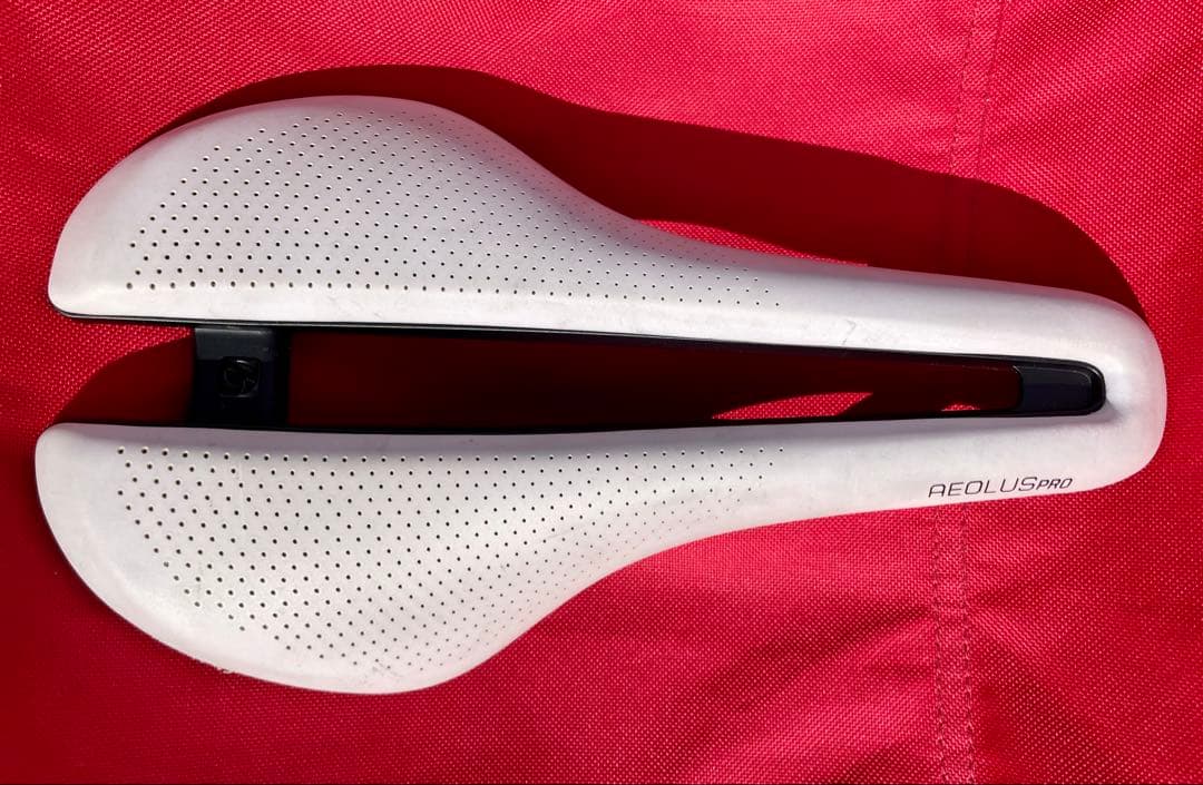 BONTRAGER AEOLUS PRO サドル １４５mm カーボンレール