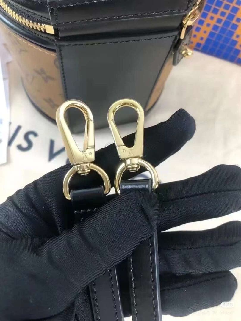 モノグラム円筒形バッグ