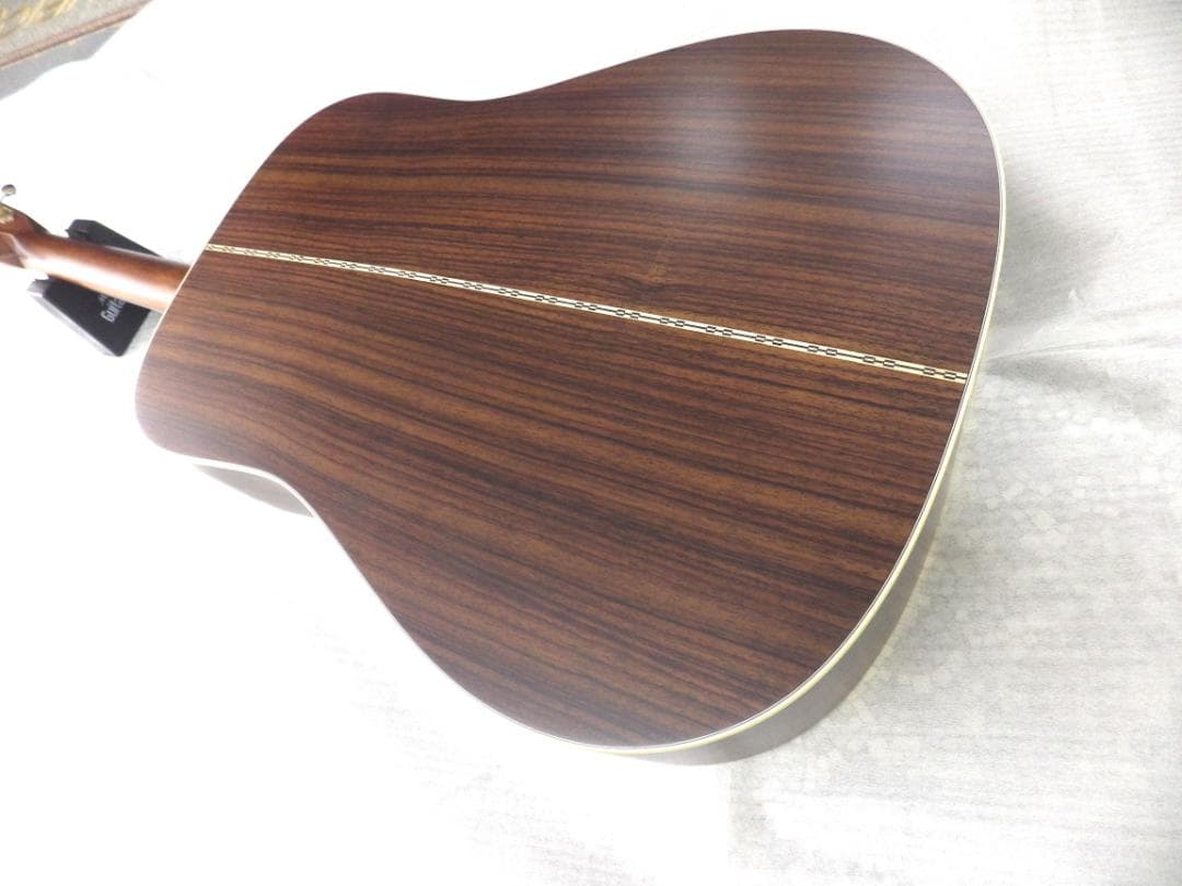 新品　生産完了品　レア　Martin D-28 Satin Amberburst