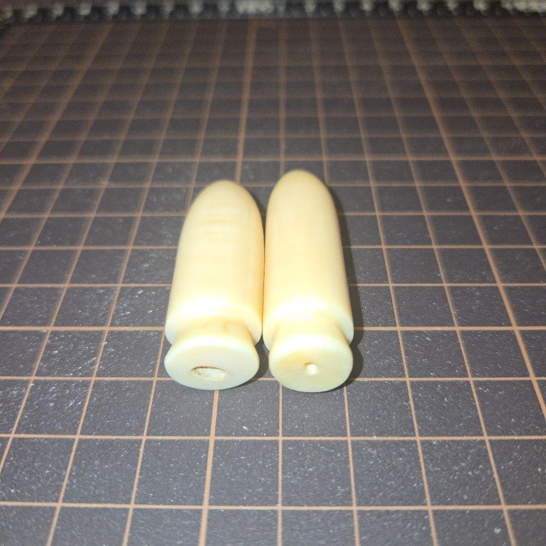 ベージュ弾丸型プラスチックルアー
