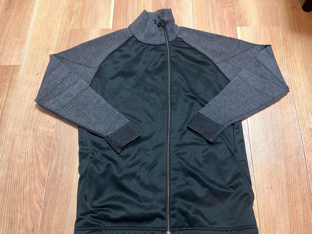 DESCENTE GOLF（デサント ゴルフ）　ハイブリッド ニットジャケット