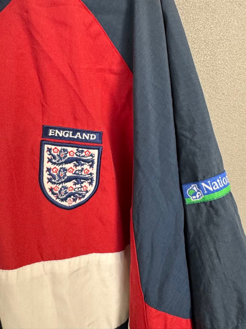 【UMBRO】イングランド代表 ヴィンテージ公式ジャケット刺繍ロゴ Lサイズ