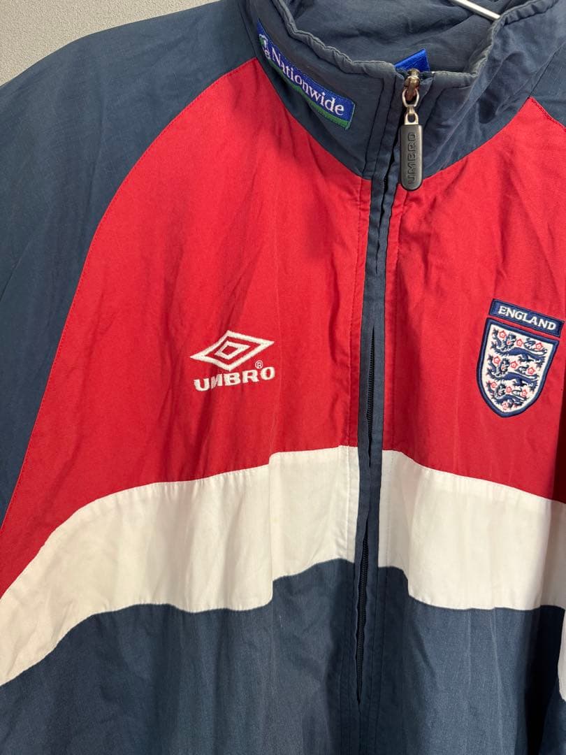 【UMBRO】イングランド代表 ヴィンテージ公式ジャケット刺繍ロゴ Lサイズ