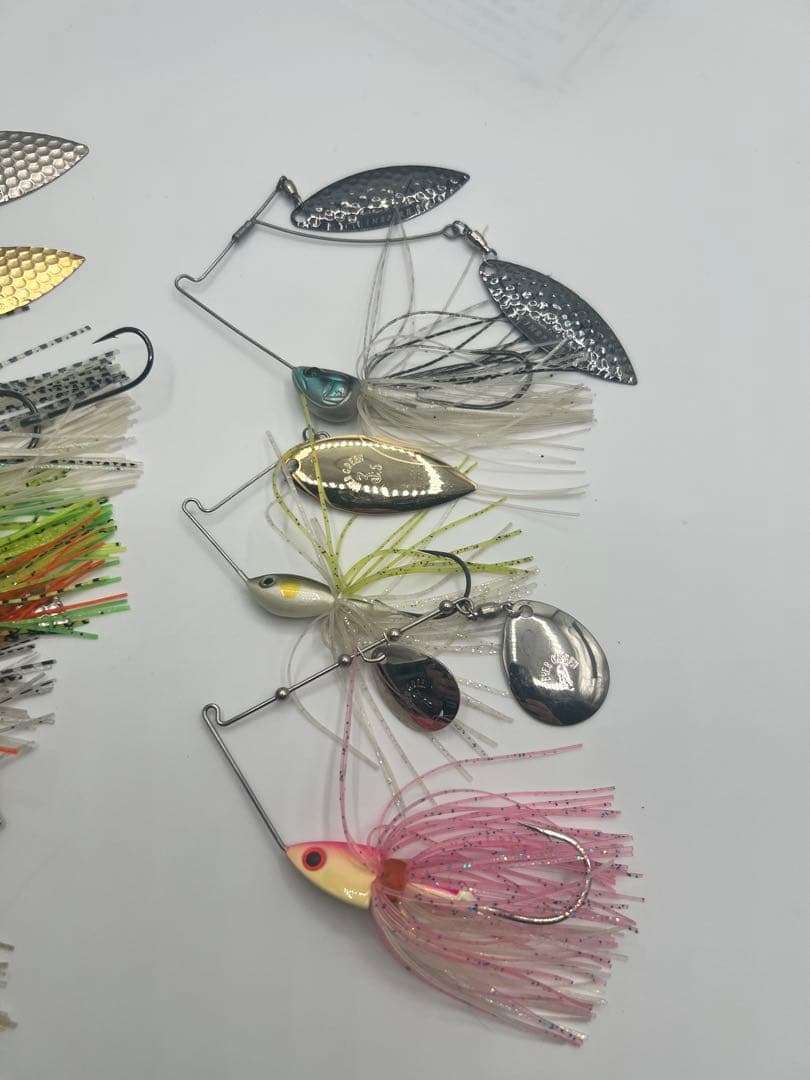 大量☆スピナーベイト19個　バーサスケース付き