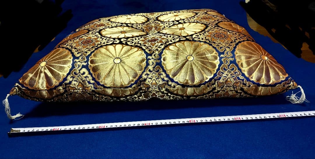 豪華　十六紋菊　座布団 約66cm　皇室　近衛師団　皇宮警察　禁衛府　天台宗