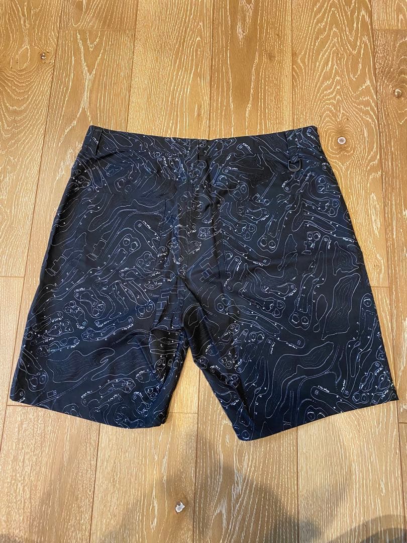 美品 ニューエラゴルフ ショートパンツ 半ズボン ゴルフコース柄 Ｌサイズ