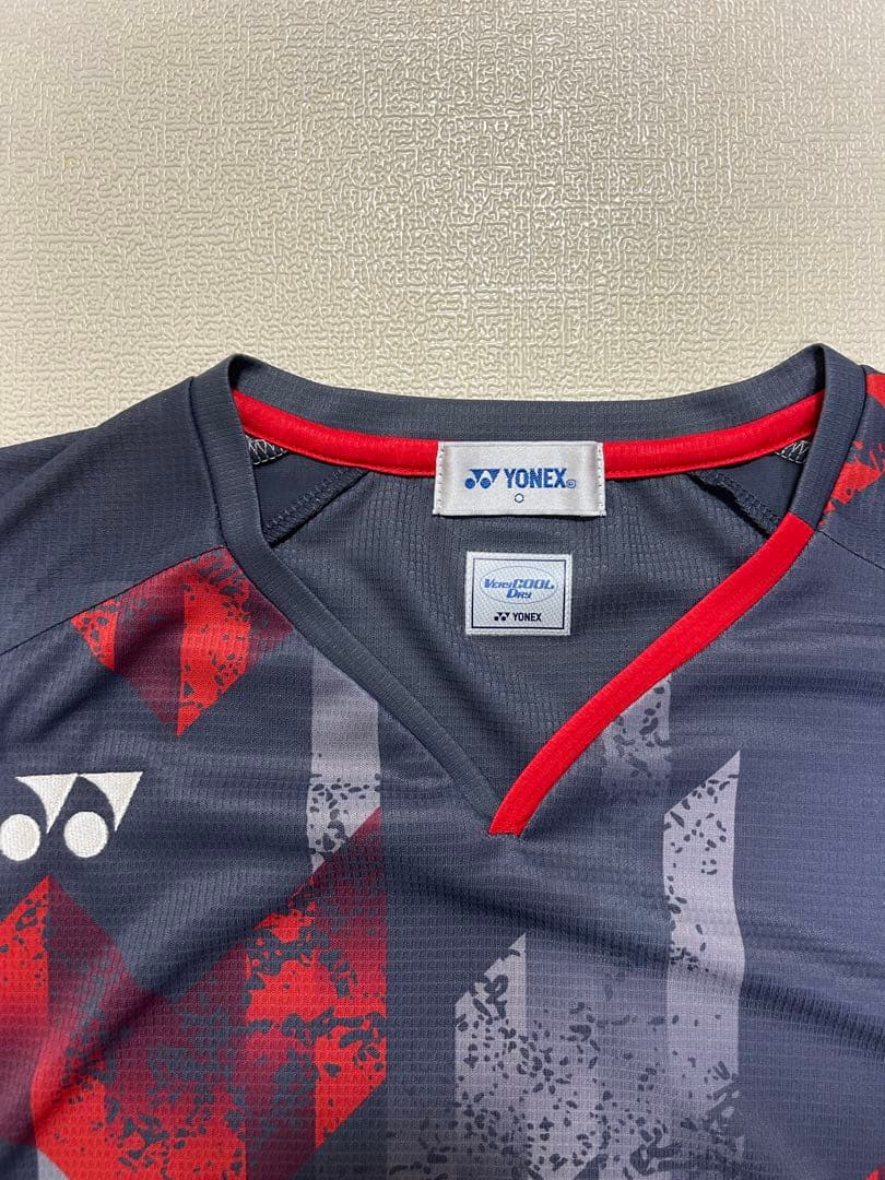 YONEX ノースリーブシャツ