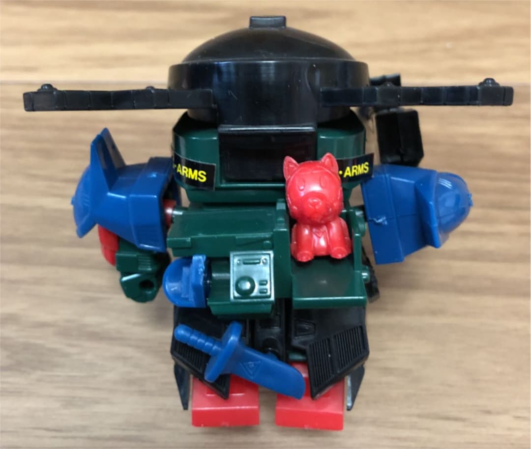 元祖SDガンダム　プラモデル　ブラックアンドレッドベレーガンダム　完成品