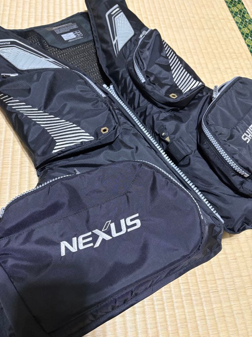 シマノ NEXUS フローティングベスト VF-142Q 美品　XLサイズ