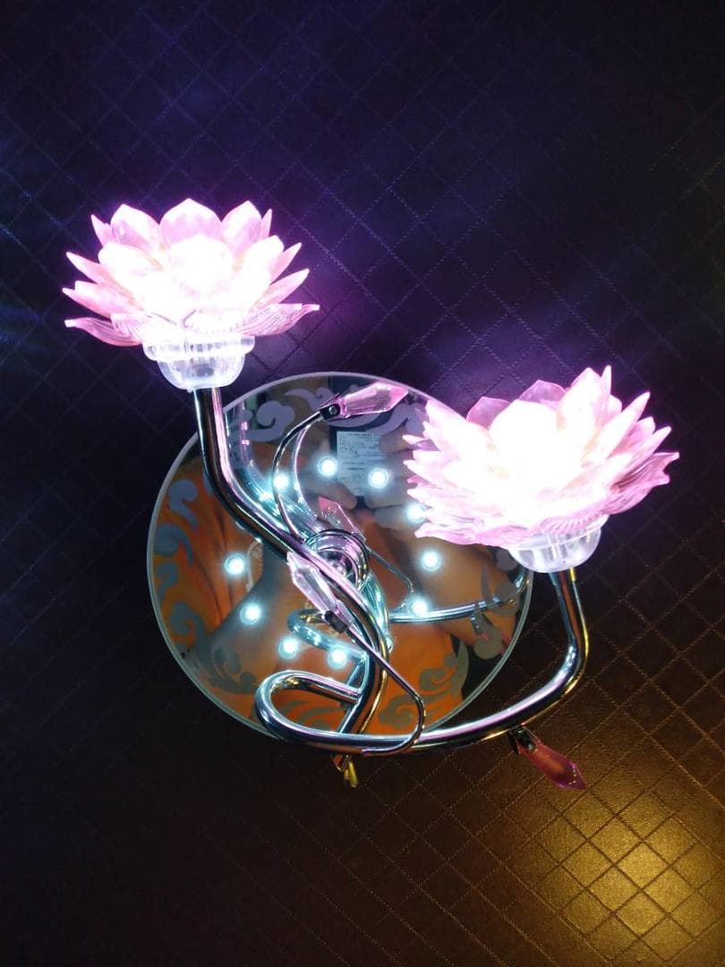 新作　フラワータイプ　ピンク　壁掛け 　LED内蔵 シャンデリア