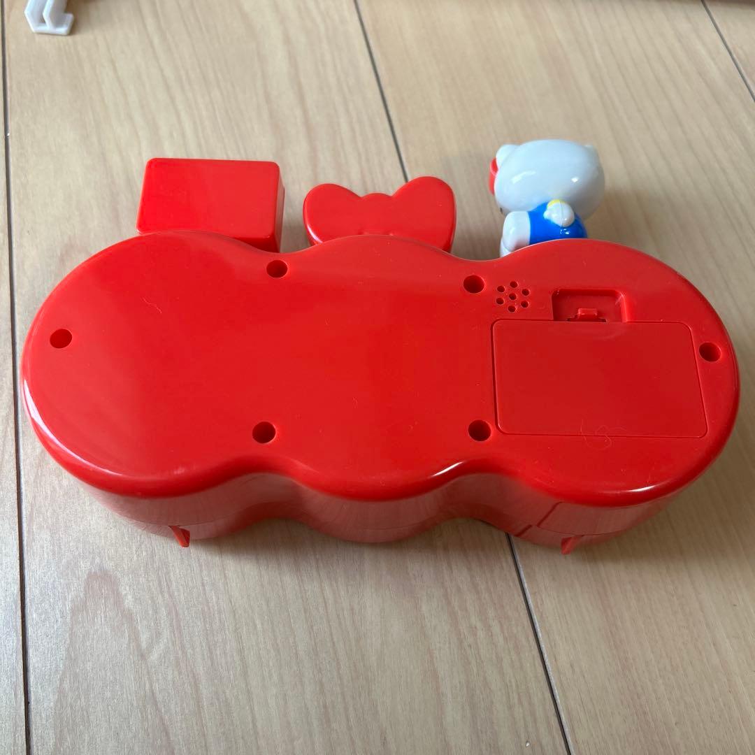 Hello Kittyぱたぱたクロック　アラーム機能付き