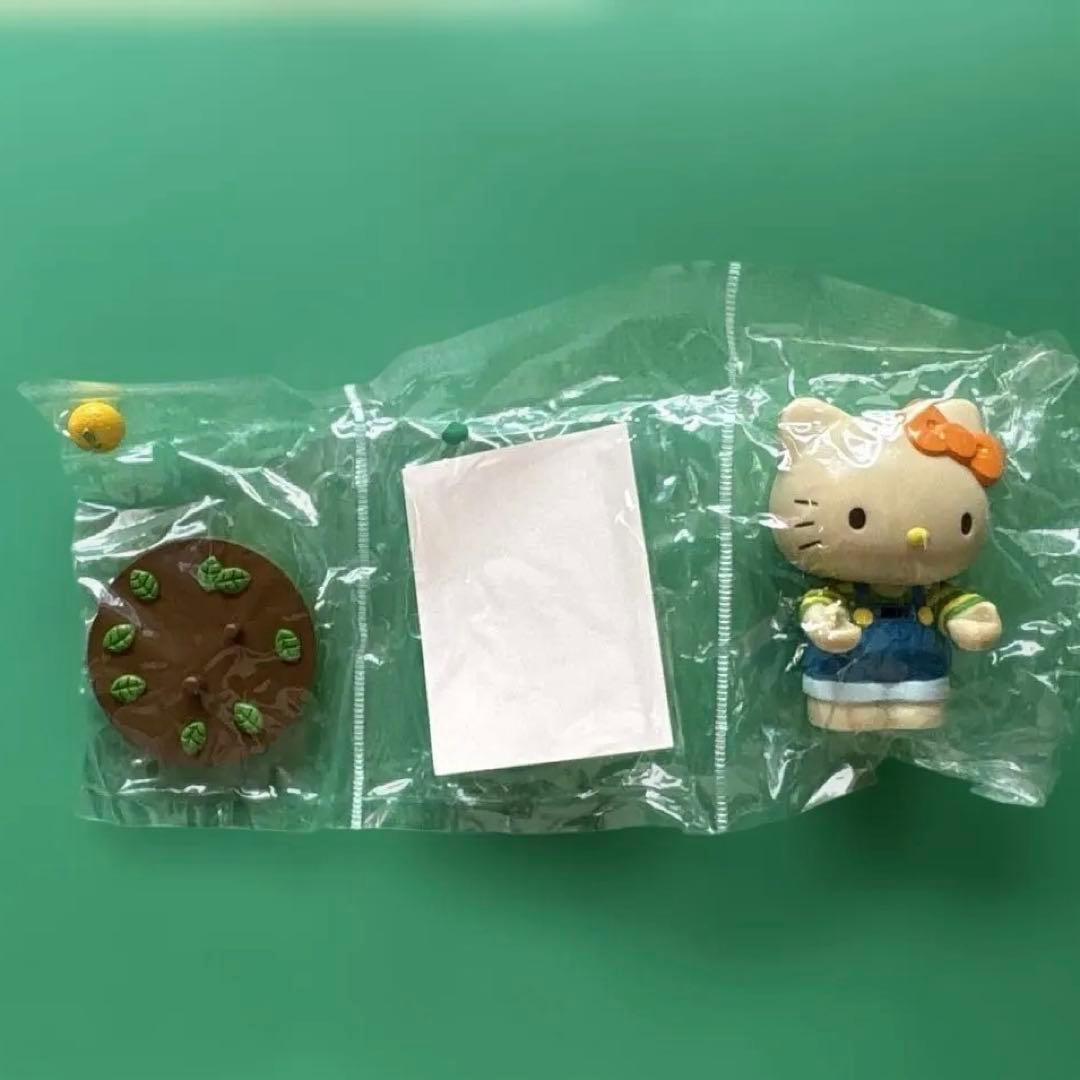 レア✨Hello Kitty ハローキティバニー　フィギュア　アクセサリートレー
