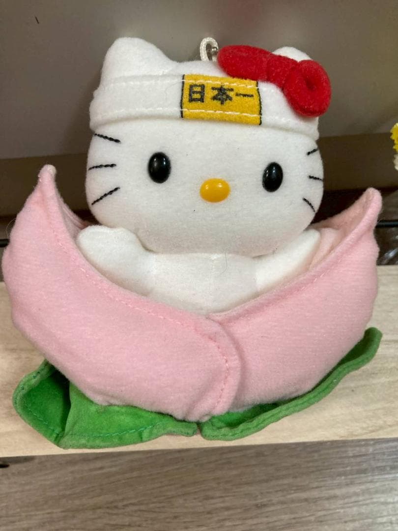 ハローキティ　岡山限定　桃太郎　キティ　ぬいぐるみ　マスコット