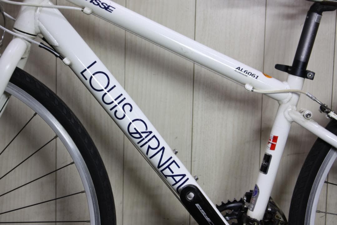ルイガノLGS-CHASSE 700C アルミ 24速 370mm 白クロス