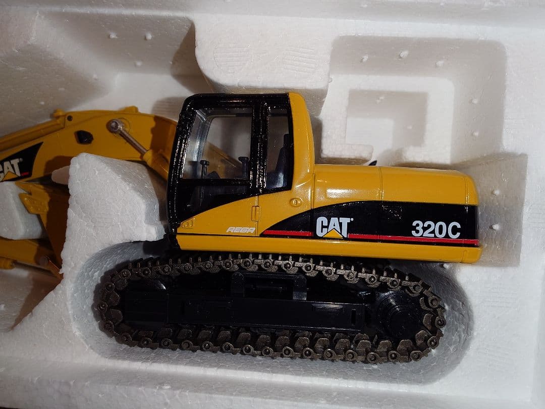 CAT キャタピラー社　油圧ショベル　スケール模型