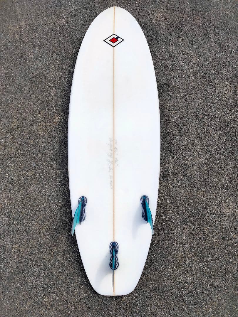【中古・美品】サーフボード ショートボード5'11