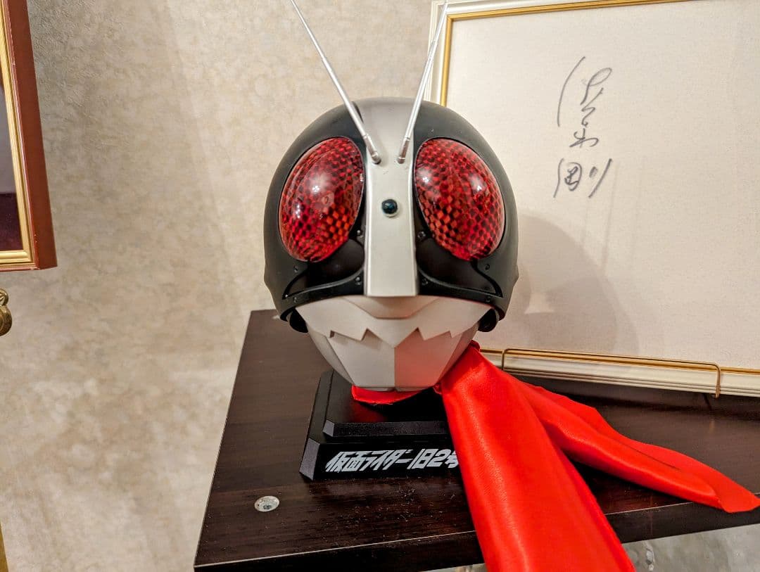 仮面ライダー2号　佐々木剛直筆サイン、2号マスク