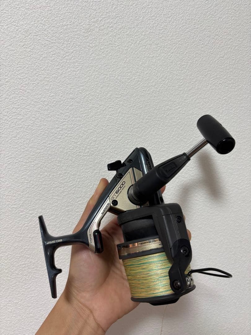 SHIMANO スピニングリール 黒と銀