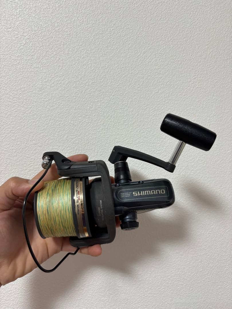 SHIMANO スピニングリール 黒と銀
