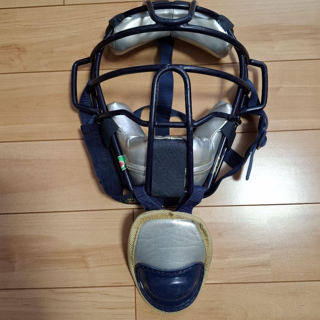 ZETT一般軟式キャッチャー防具セット・収納袋が付属します。
