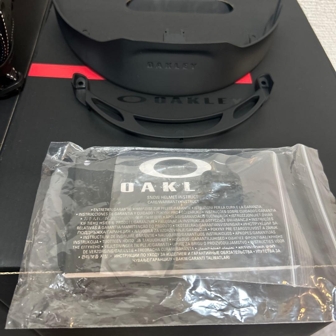 本日限定特価 mod5 PRADA オークリー　コラボ　ヘルメット　新品