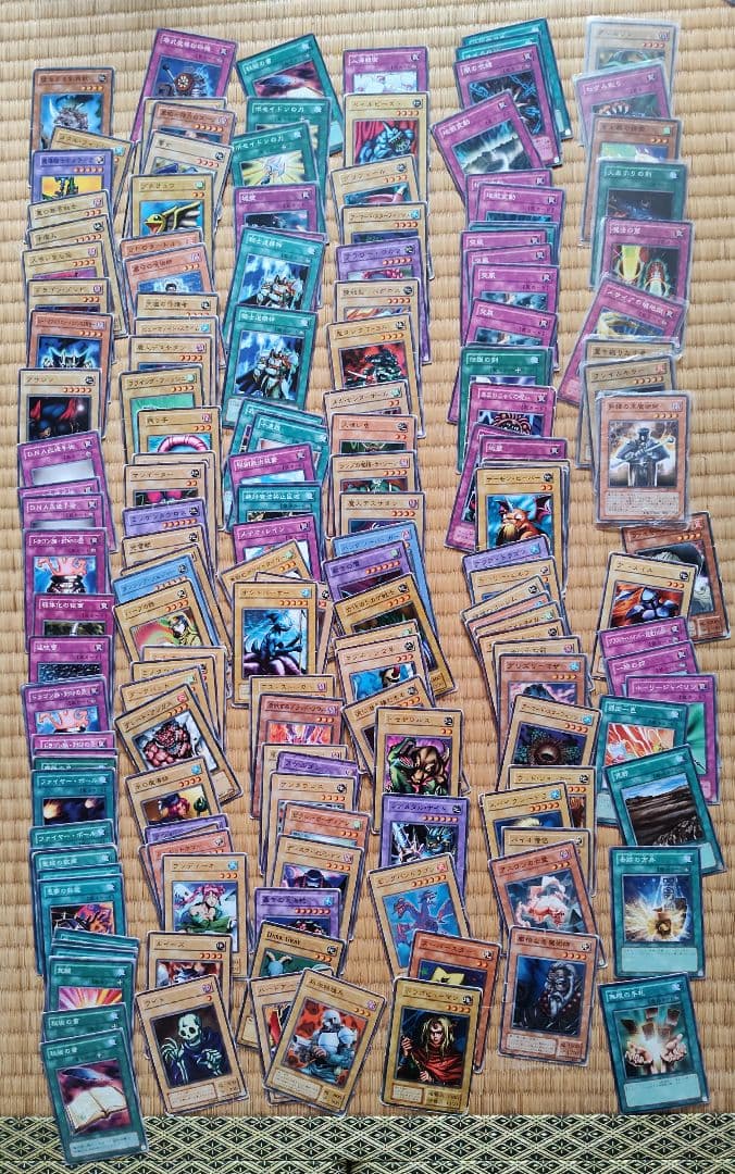 【ジャンク品】遊戯王カード 大量まとめ売り約900枚以上 ノーマルメイン コナミ