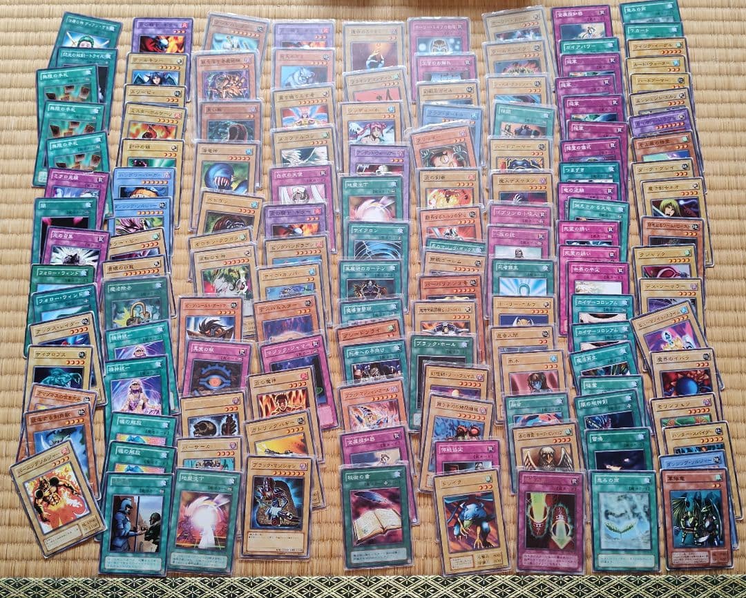 【ジャンク品】遊戯王カード 大量まとめ売り約900枚以上 ノーマルメイン コナミ