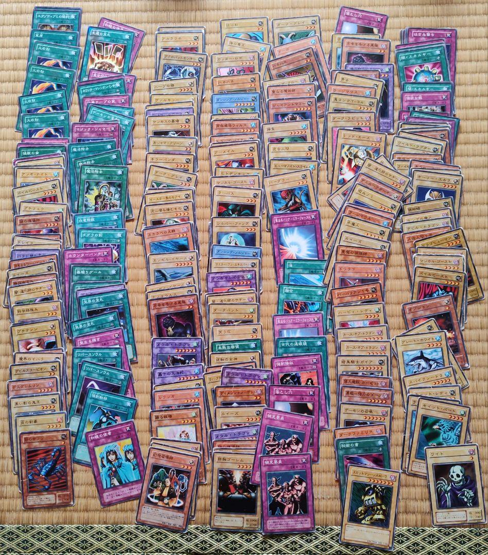 【ジャンク品】遊戯王カード 大量まとめ売り約900枚以上 ノーマルメイン コナミ
