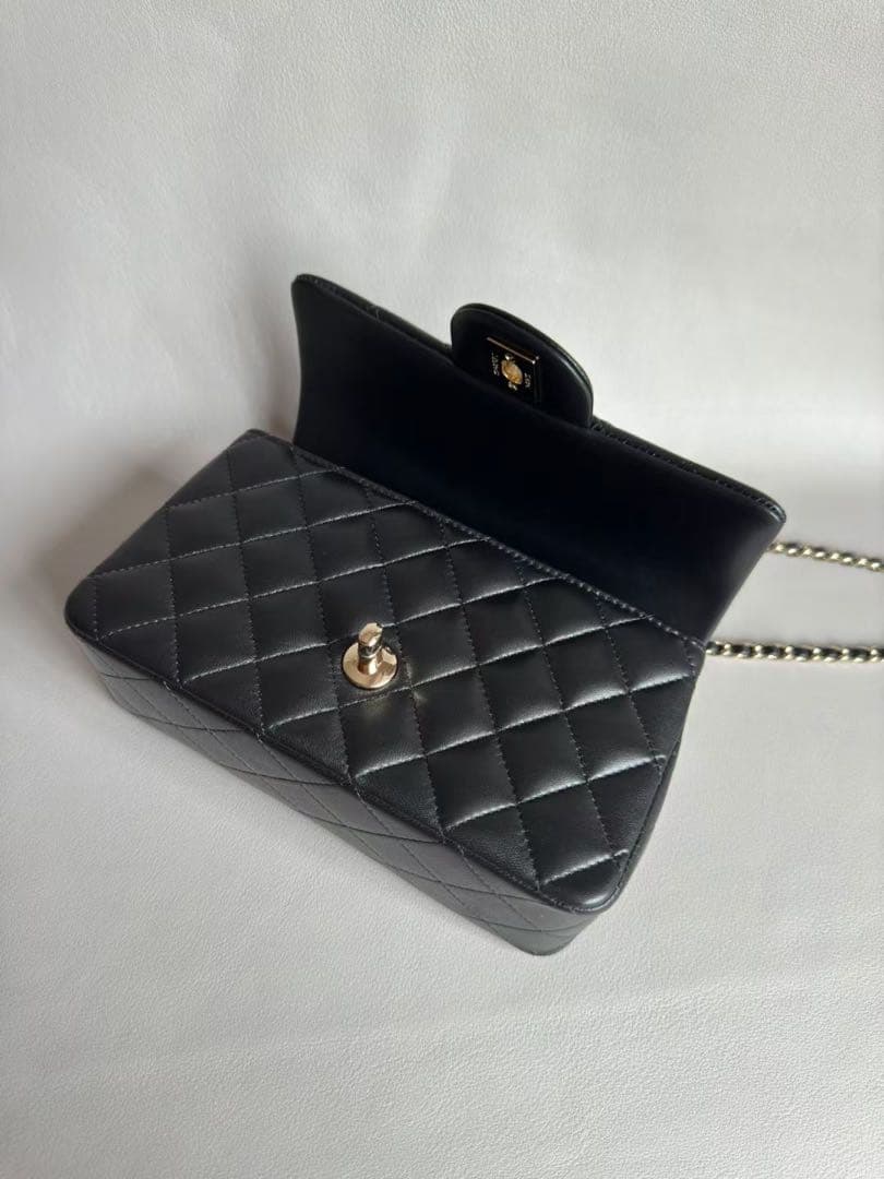 【予定 】CHANEL GRラムスキン CFハンドル バッグ ノベルティ