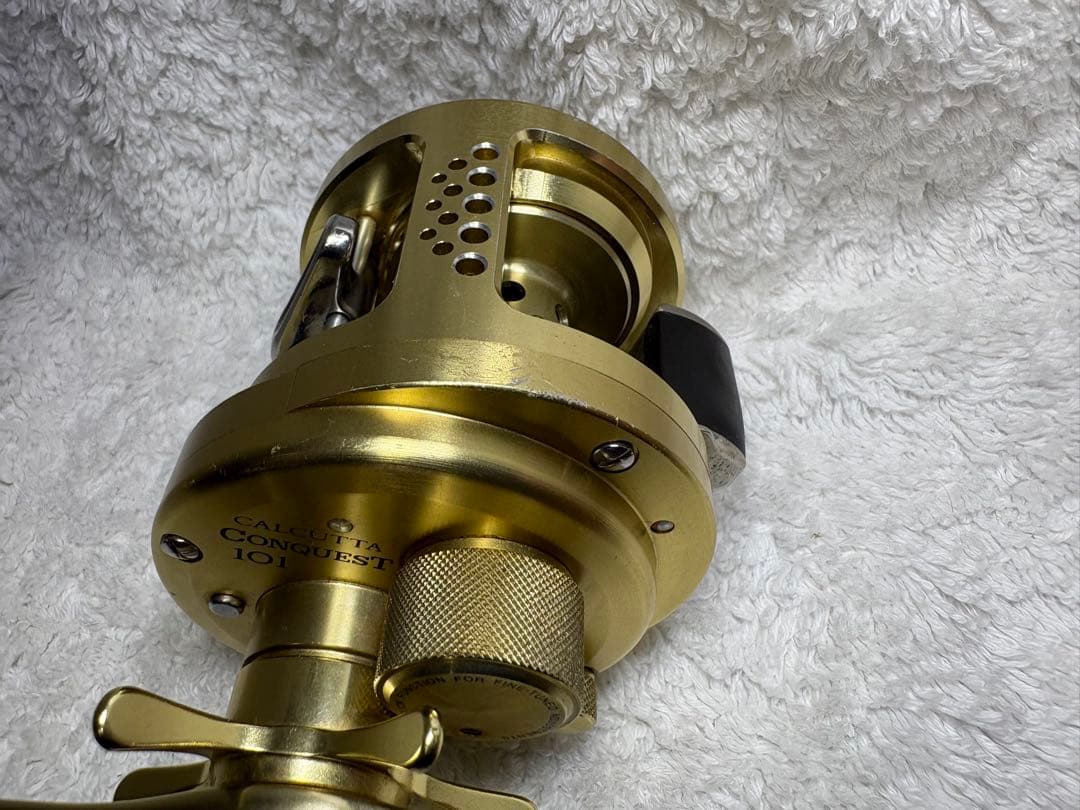 SHIMANO カルカッタコンクエスト101 左巻き ベイトリールRH443