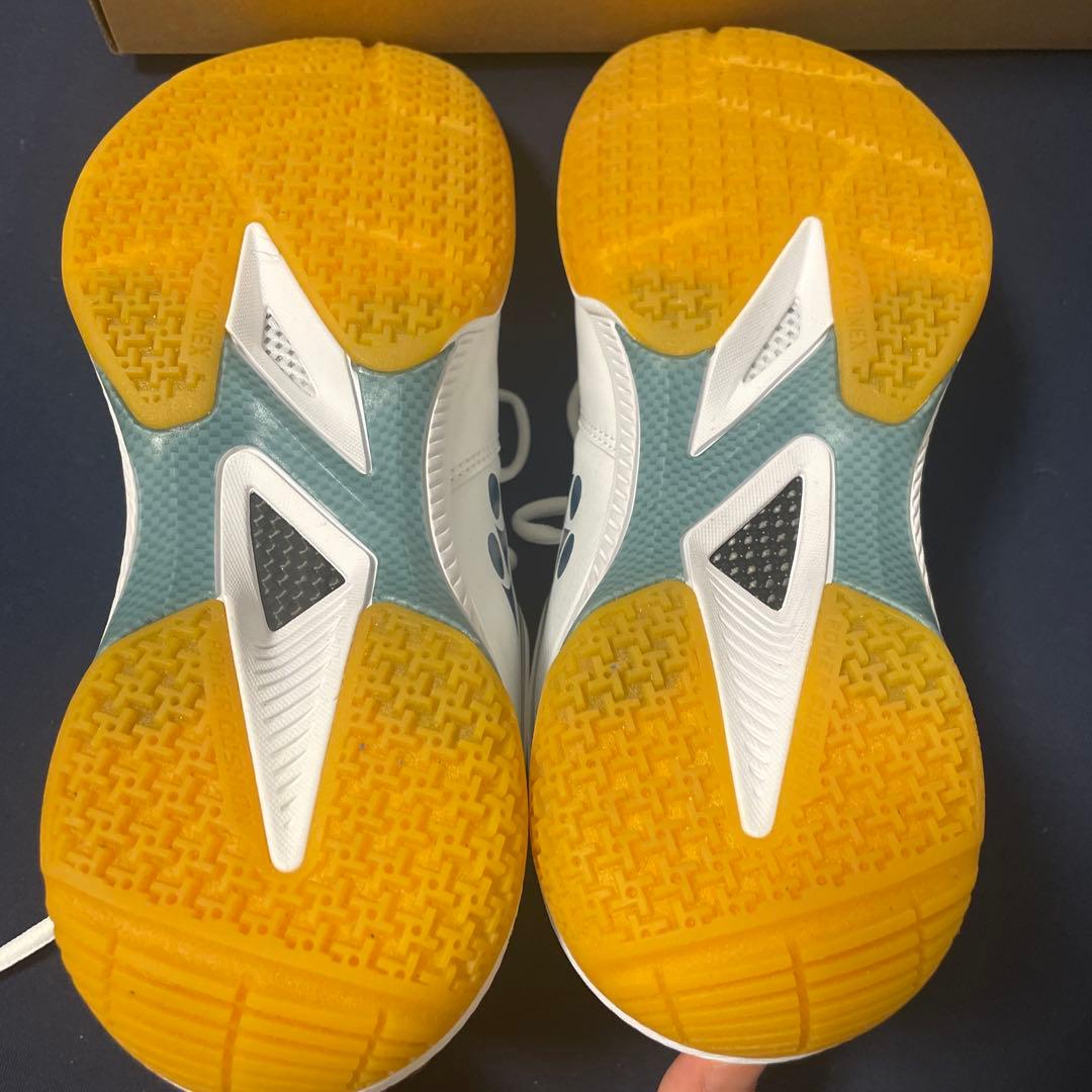 YONEX バドミントンシューズ 65z ホワイト 27cm
