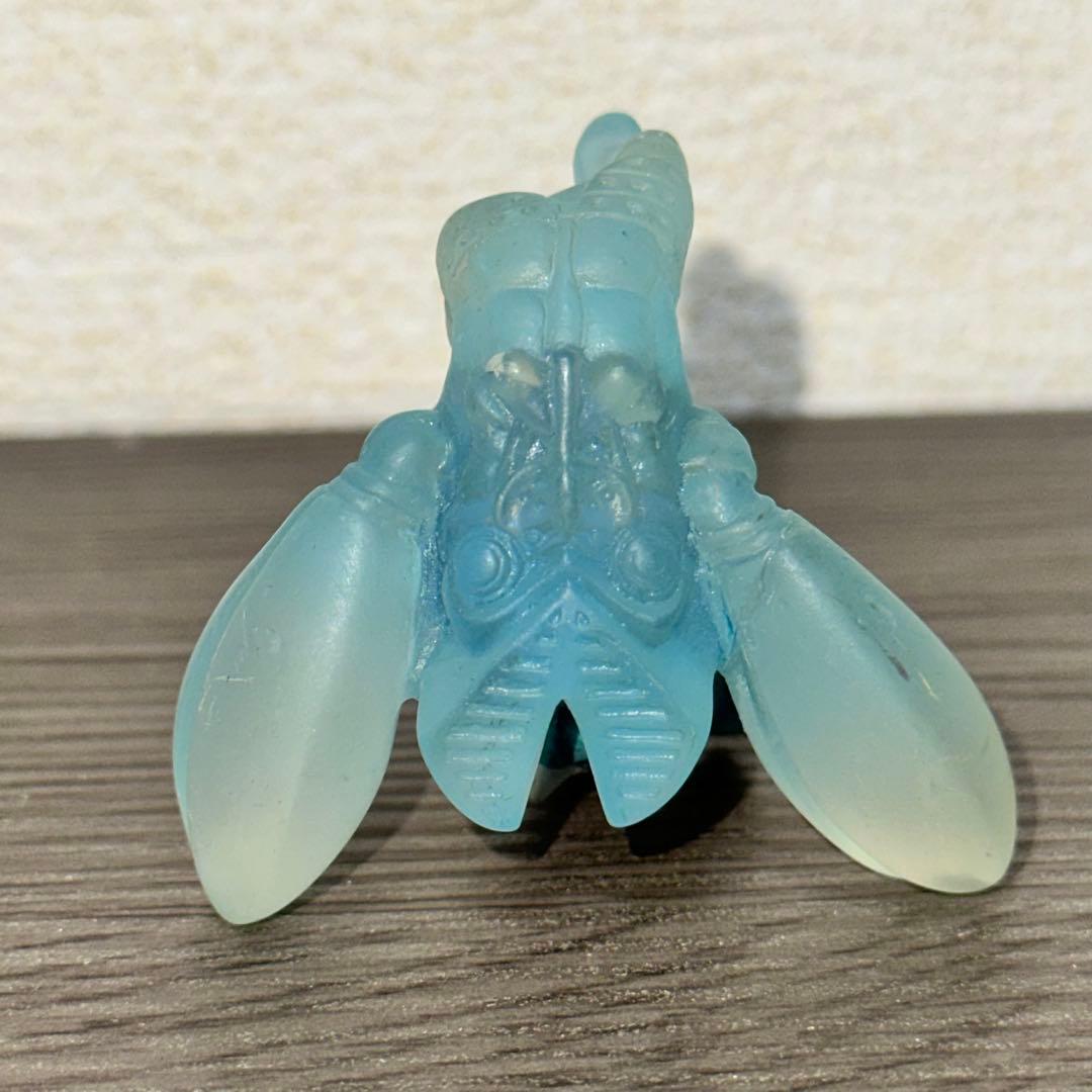 [G3018] おとなりのかいじゅう ミニフィギュア バルタン星人（転んで脱皮）
