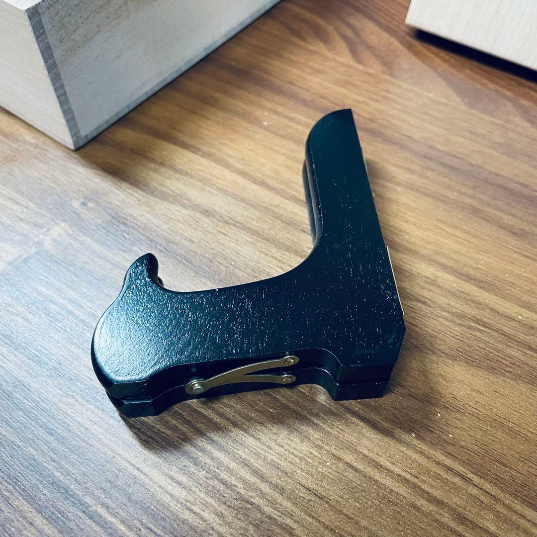 十五代柿右衛門 錦草文 額皿 15cm 共箱付