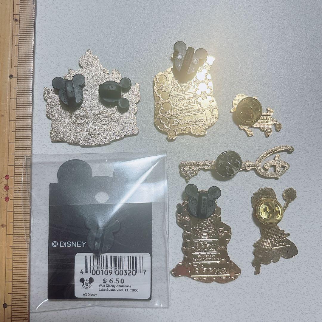 ノートルダムの鐘　ピンバッジ 7個セット