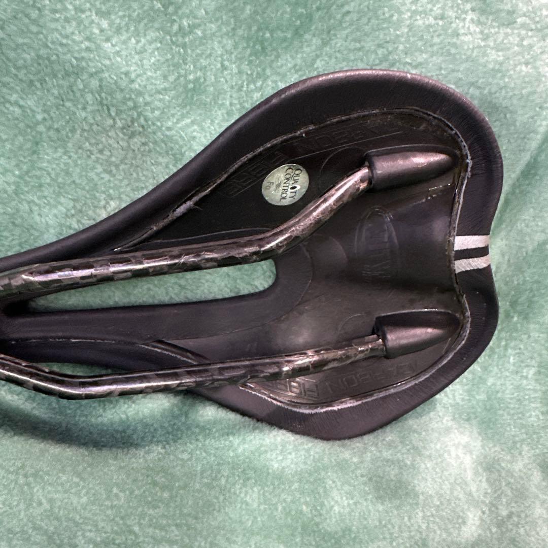p*r様 セライタリア　SLR カーボンレール　中古品