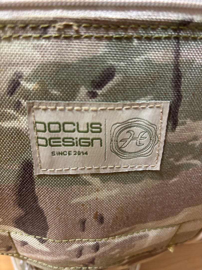 DOCUS DESIGN ドゥーカスデザイン迷彩キャディバッグ　ヘッドカバー付き