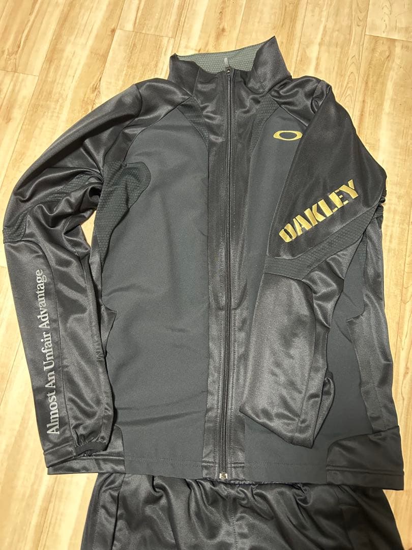 OAKLEY ブラックジャージ上下セット