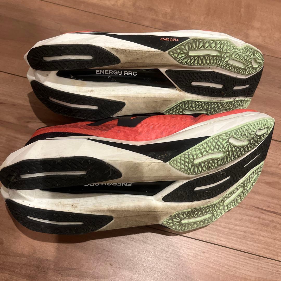 スパイク・シューズ New Balance fuelcell V4
