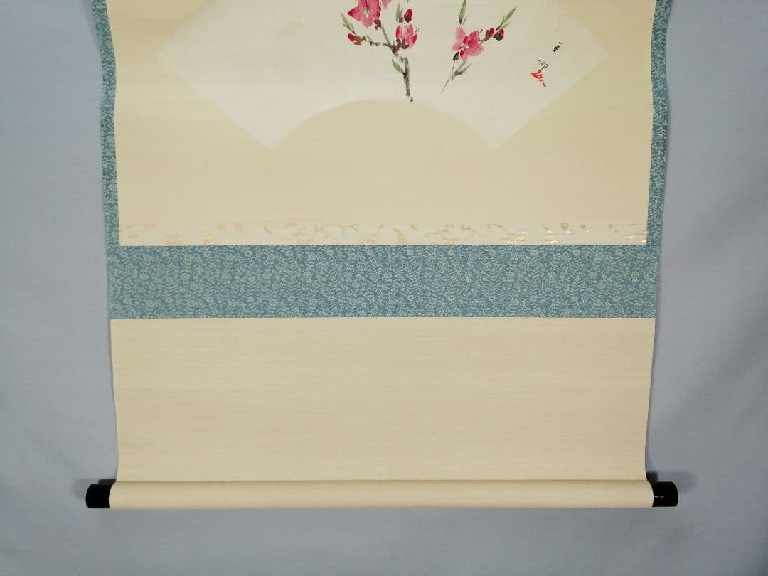 【茶道具】須磨夏郷(須磨対水息子)筆「扇面梅図」　茶掛　待合掛け　軸B903