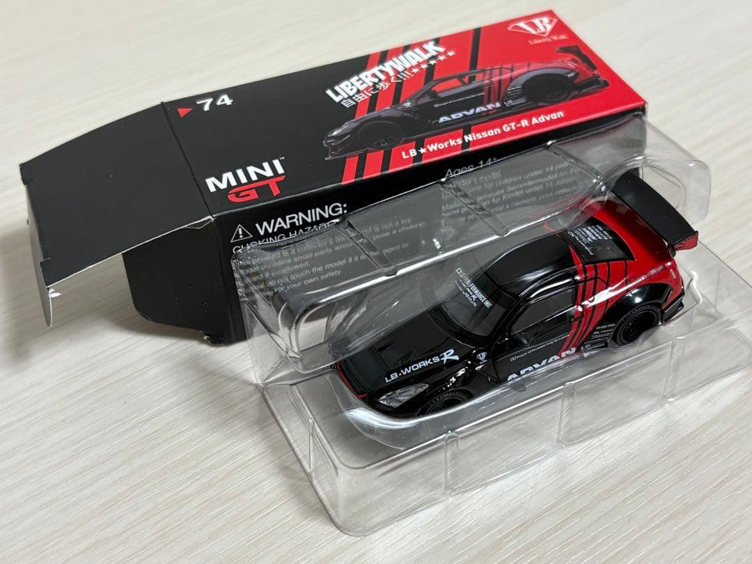 MINI GT LB★WORKS NISSAN GT-R Advan ミニカー