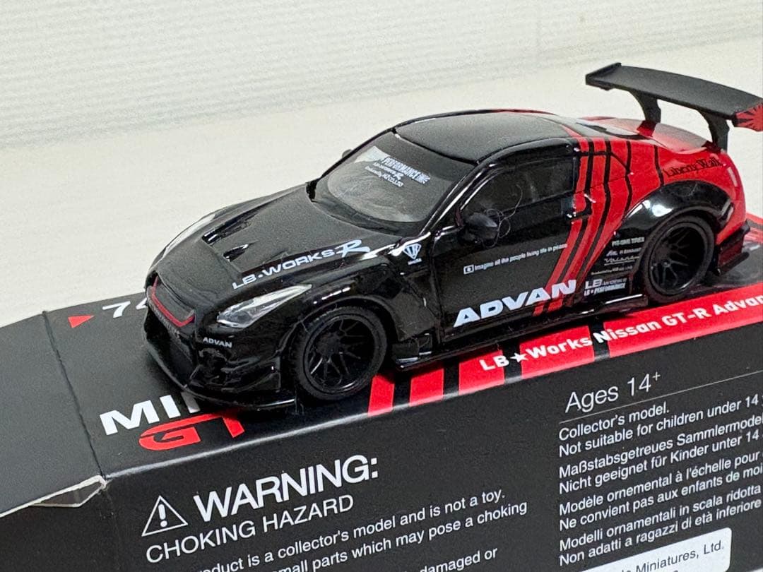 MINI GT LB★WORKS NISSAN GT-R Advan ミニカー