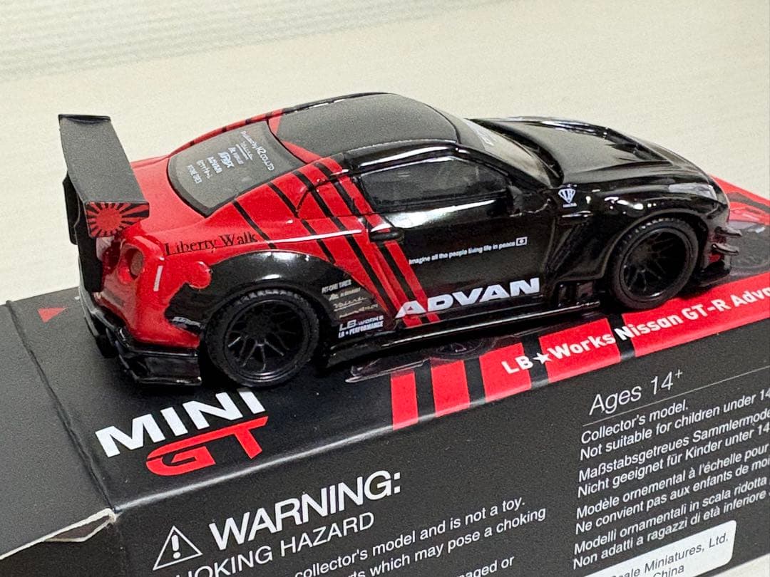 MINI GT LB★WORKS NISSAN GT-R Advan ミニカー