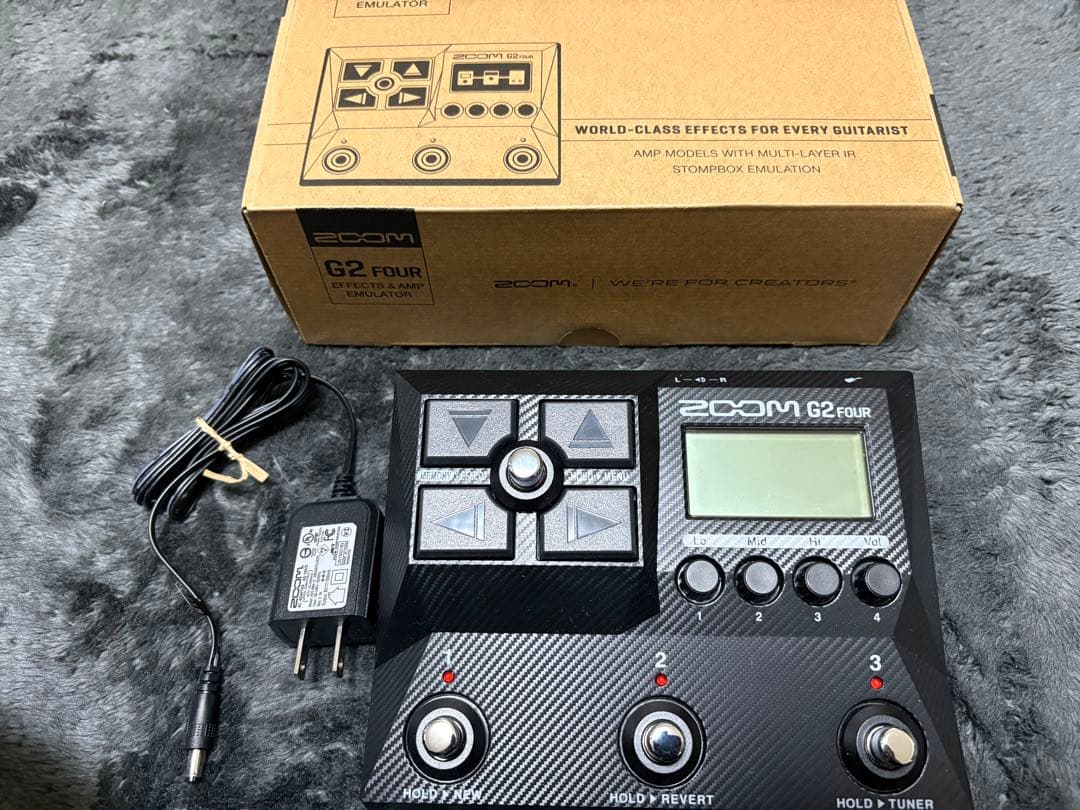 ZOOM G2 FOUR ギターマルチエフェクター中古品