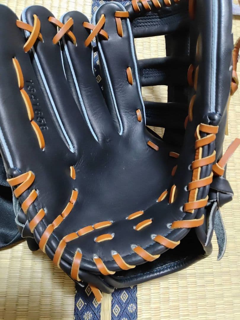 【新品】アンダーアーマー　一般硬式グローブ　外野用　左投げ　黒