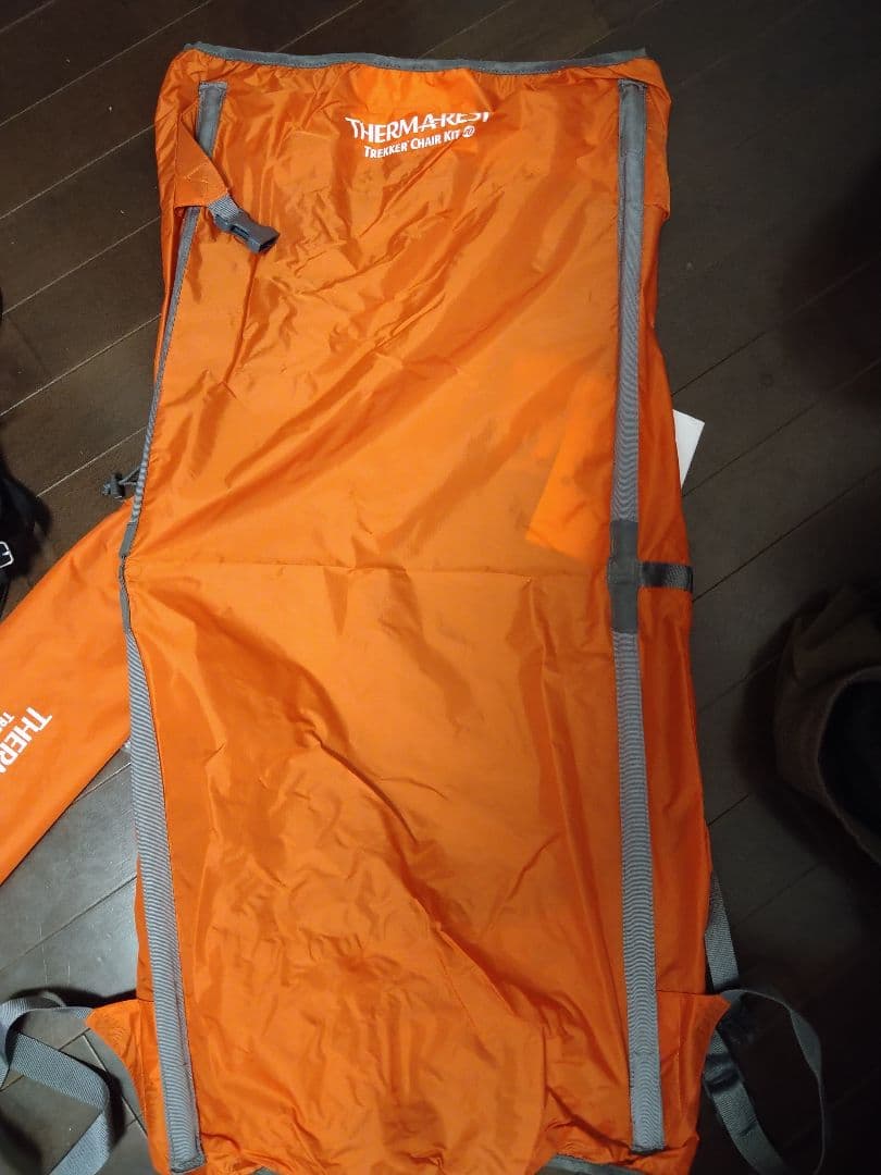 THERMAREST サーマレスト トレッカーチェア 20インチ　トマト