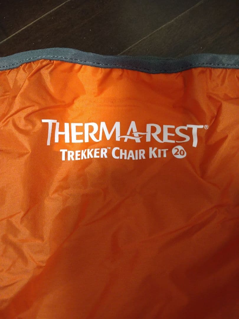 THERMAREST サーマレスト トレッカーチェア 20インチ　トマト