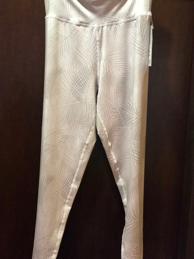 レディーススポーツブラとレギンスセット BOTANICAL PINK