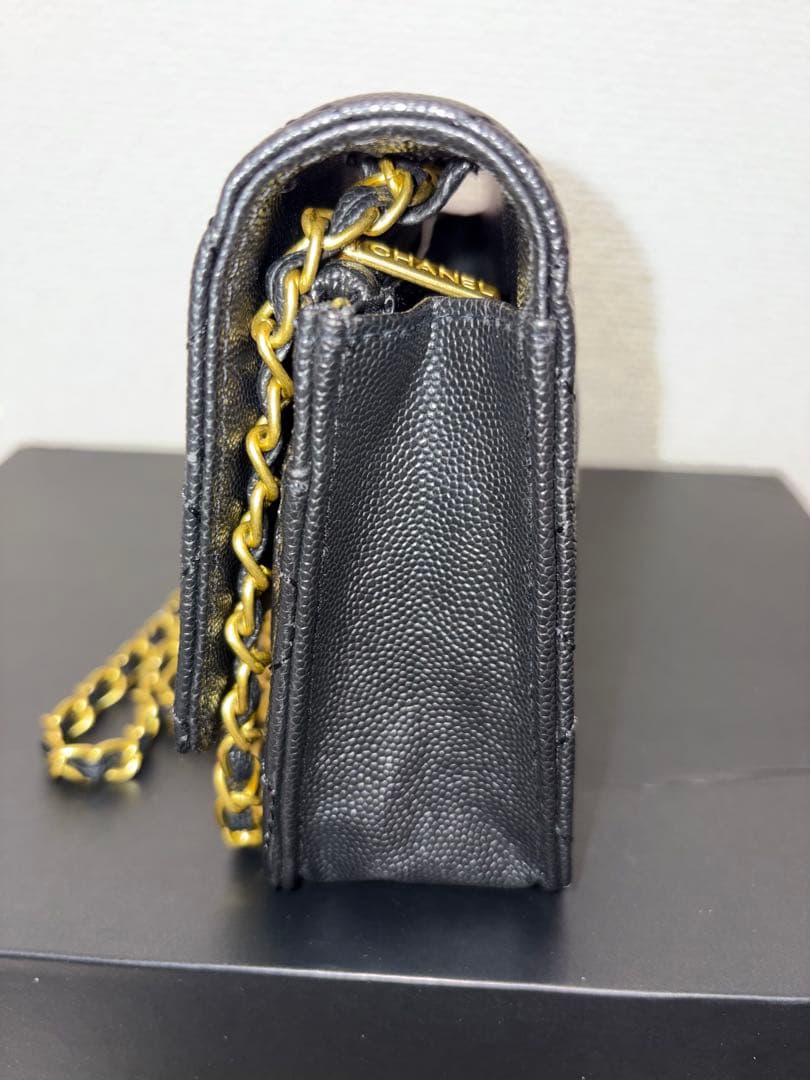 ジ*ー様 CHANEL ブラックレザー チェーンウォレット財布ノベルティ