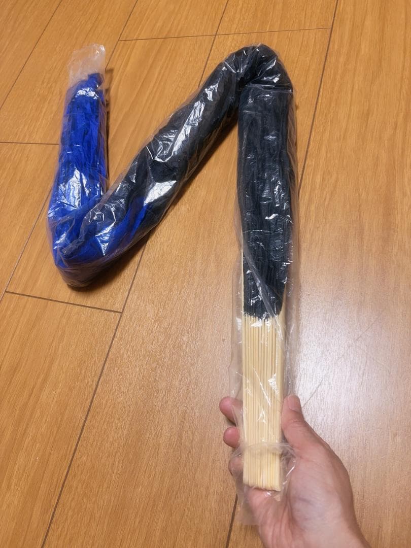 新作【新品】ビッグフラッターファンベール★右手★黒青グラデ！高級シルク100％