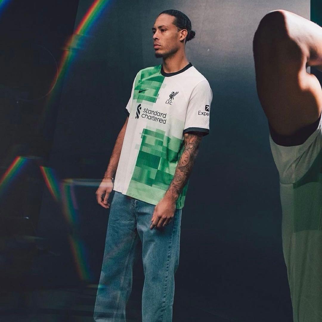 Nike Liverpool away ユニフォーム